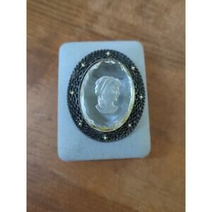 Vintage Intaglio Cameo Brooch/Pendent Faceted Glass With Ornate Filigree Frame